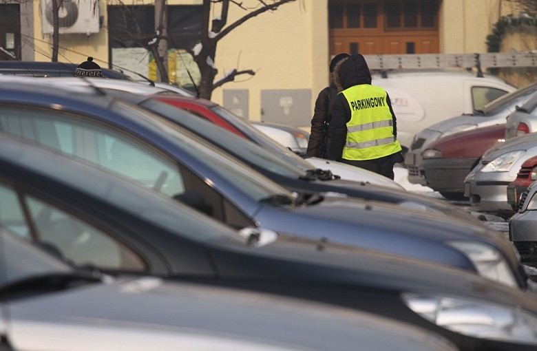 Strefy płatnego parkowania w Żywcu. Jest odpowiedź na apel o zawieszenie uchwały na jeden rok