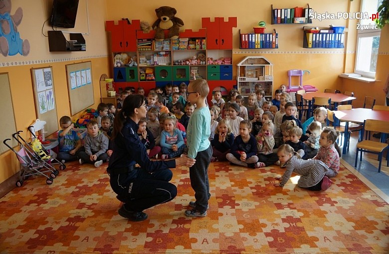 Policjanci odwiedzili przedszkolaków