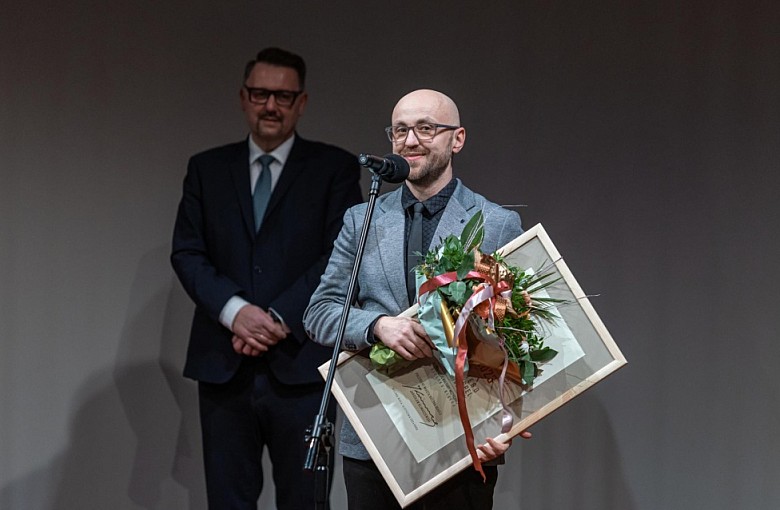 Dyplom honorowy IKAR 2023 trafił na ręce dyrygenta Michała Czulaka