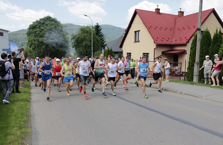 Pobiegli na Górę Żar