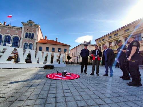 Dron kontra smog. W Żywcu dym z kominów będzie badał dron