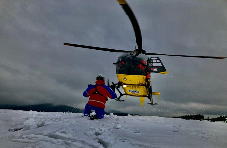 Poważny wypadek narciarza skiturowego