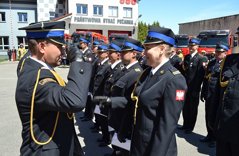 Odznaczenia i awanse dla funkcjonariuszy żywieckiej Straży Pożarnej