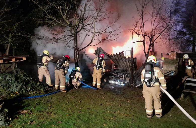 Kilka zastępów Straży Pożarnej w akcji