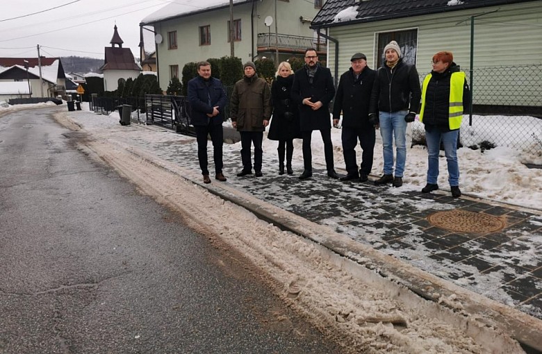 Zakończono przebudowę drogi powiatowej w Żabnicy