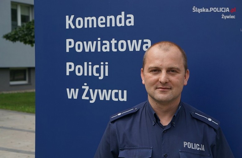 Dzielnicowy mł. asp. Marcin Wojtanek w akcji