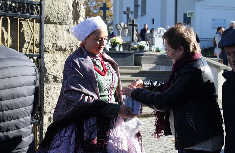 Udana zbiórka na rzecz ratowania zabytkowego cmentarza!