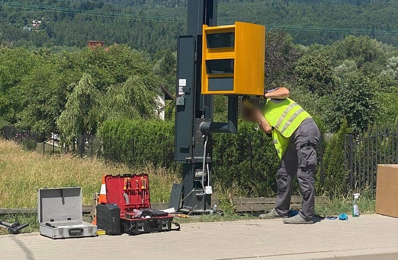 Uwaga kierowcy. Trwa instalacja fotoradaru