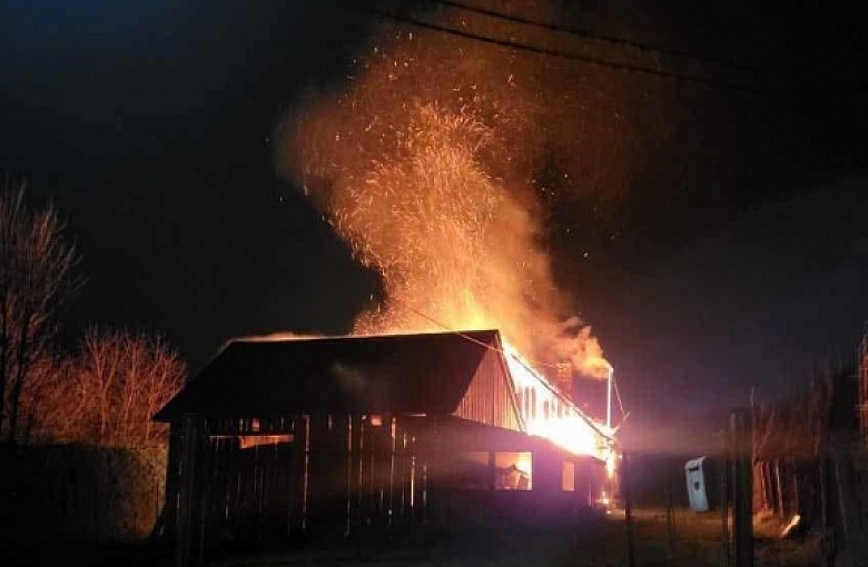 Kilka zastępów Straży Pożarnej w akcji