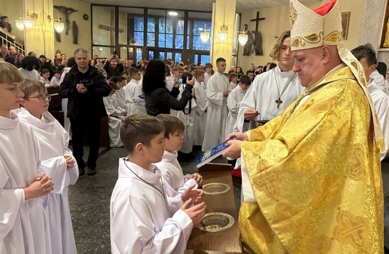 Bp Piotr Greger pobłogosławił 450 nowych lektorów z Diecezji Bielsko-Żywieckiej